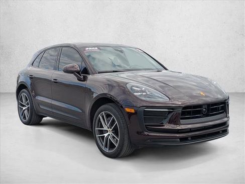 Used 2023 Porsche Macan AWD/4WD image 3