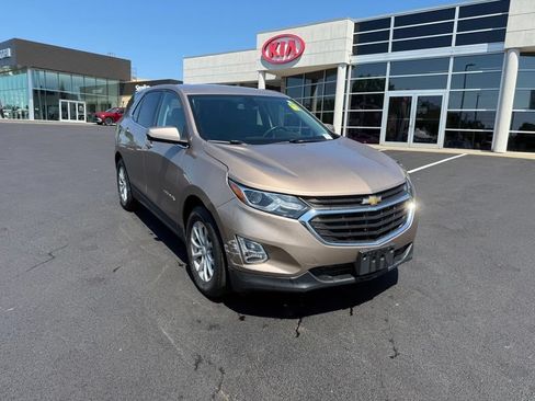 Used 2018 Chevrolet Equinox LT FWD image 4