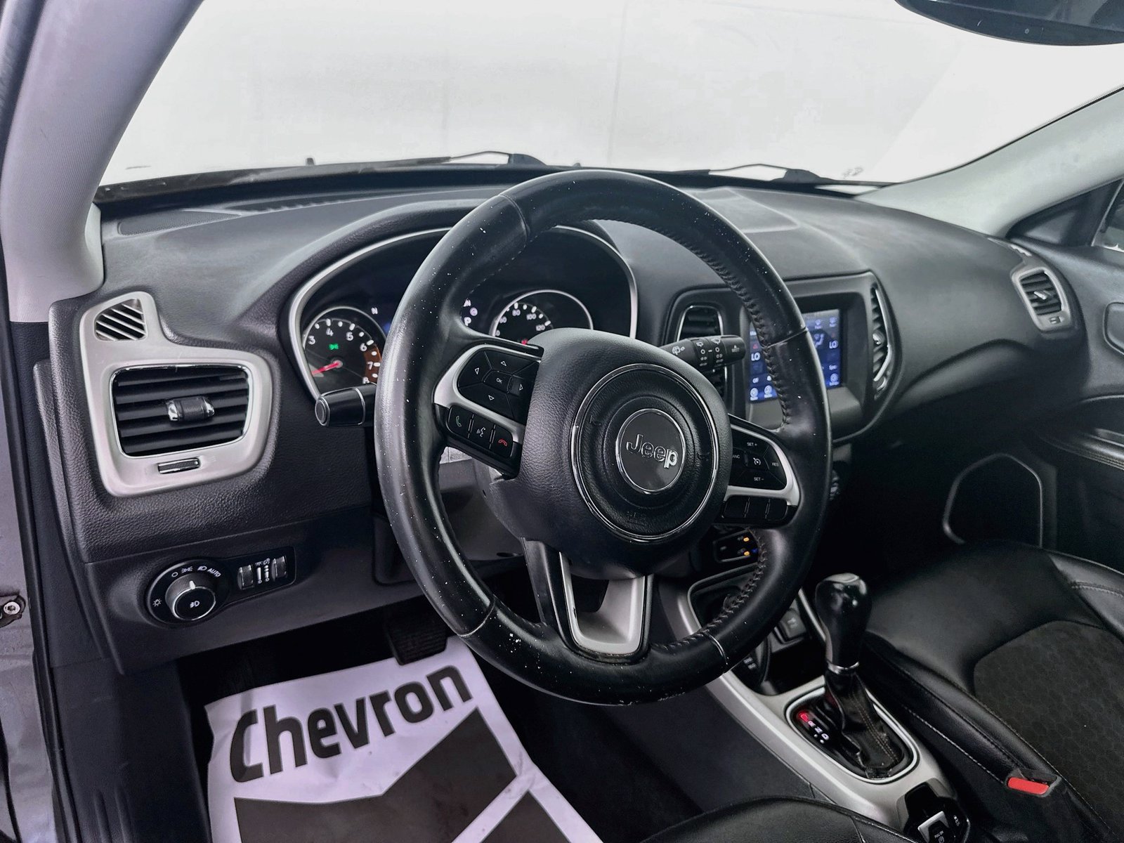 Used 2017 Jeep Compass Latitude w/ Popular Equipment Group AWD/4WD image 9