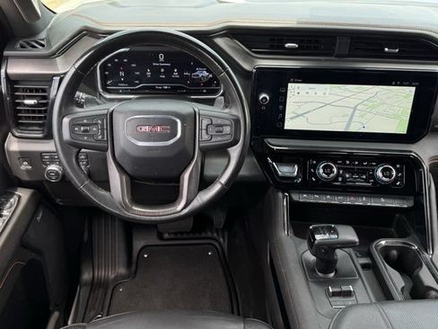Used 2024 GMC Sierra 1500 AT4 w/ AT4 Premium Package AWD/4WD image 12