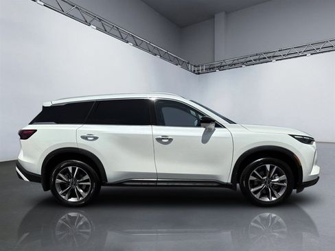 Used 2024 INFINITI QX60 Luxe w/ Cargo Package AWD/4WD image 3