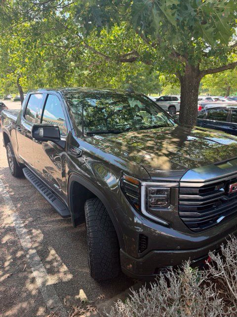 Used 2024 GMC Sierra 1500 AT4 w/ Technology Package AWD/4WD image 1