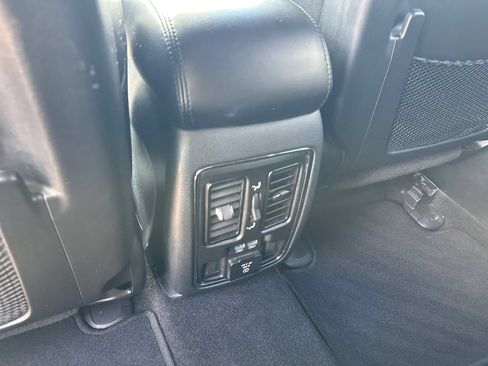 Used 2020 Jeep Grand Cherokee Limited RWD image 31