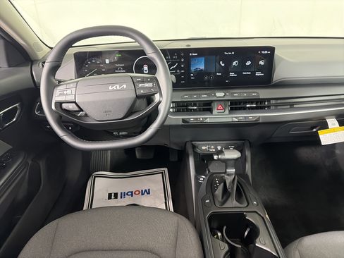 Used 2025 Kia K4 EX image 35