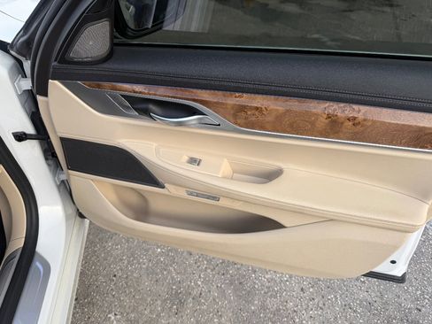 Used 2018 BMW 750i xDrive image 14