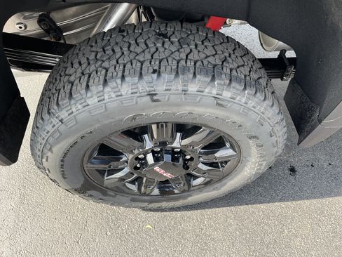 New 2026 GMC Sierra 2500 AT4 w/ AT4 Premium Plus Package AWD/4WD image 9