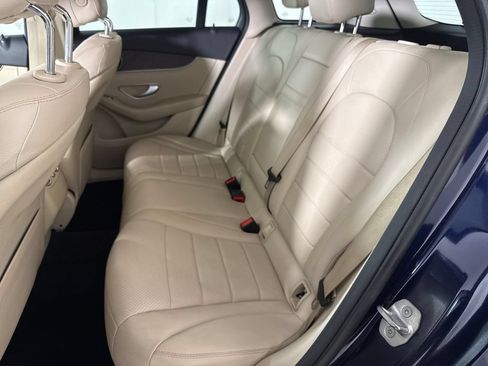 Used 2019 Mercedes-Benz GLC 300 4MATIC image 10