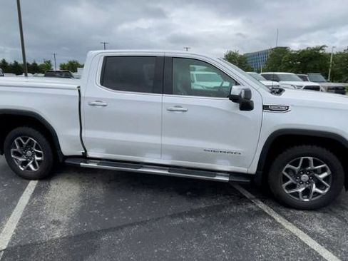 Used 2023 GMC Sierra 1500 SLT w/ SLT Convenience Package AWD/4WD image 3