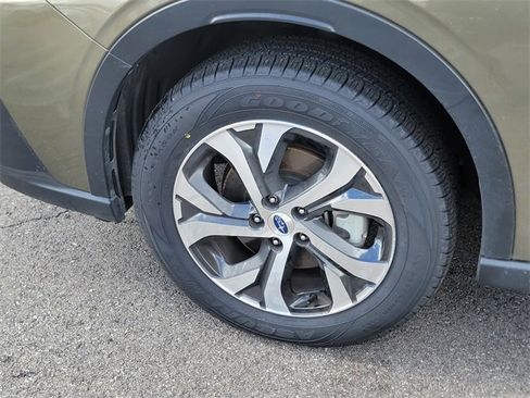 Used 2022 Subaru Outback Touring image 5