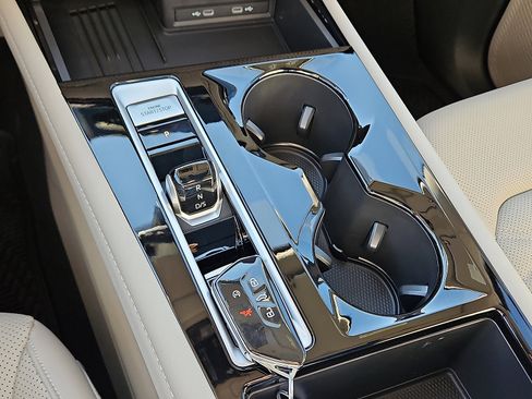 New 2026 Volkswagen Atlas SE image 14