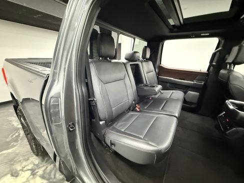 Used 2022 Ford F150 Lariat w/ Equipment Group 502A High image 31