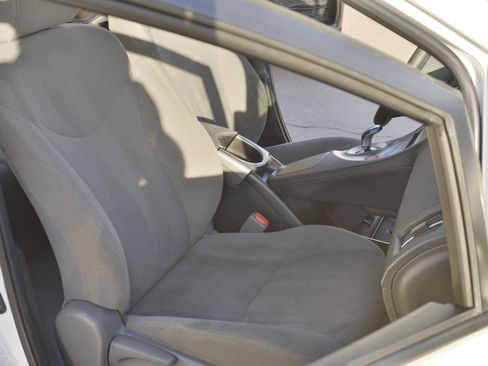 Used 2015 Toyota Prius Three image 12