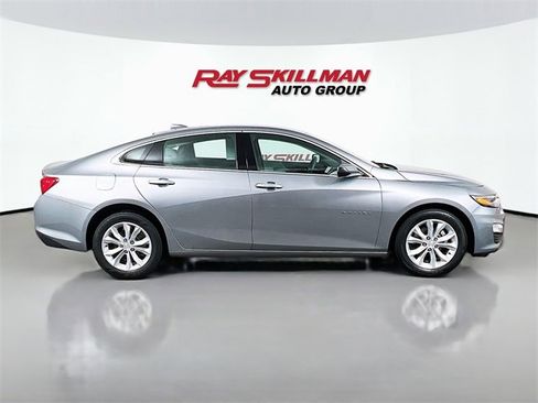 Used 2025 Chevrolet Malibu LT image 8