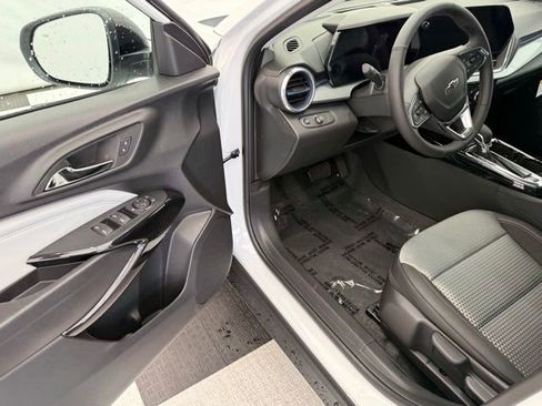 New 2026 Chevrolet Trax LT w/ Driver Confidence Package FWD image 29