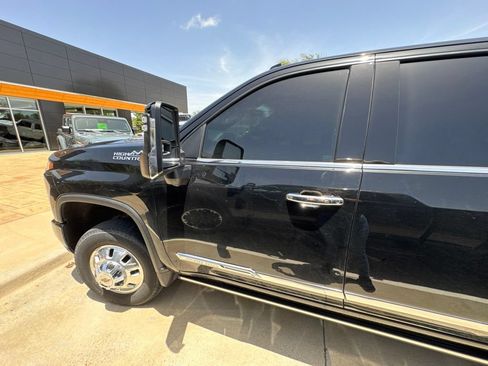 Used 2024 Chevrolet Silverado 3500 High Country w/ High Country Premium Package AWD/4WD image 18