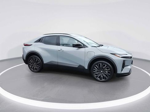 Certified 2026 Toyota C-HR AWD/4WD image 9