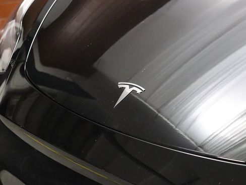Used 2021 Tesla Model Y Long Range image 4