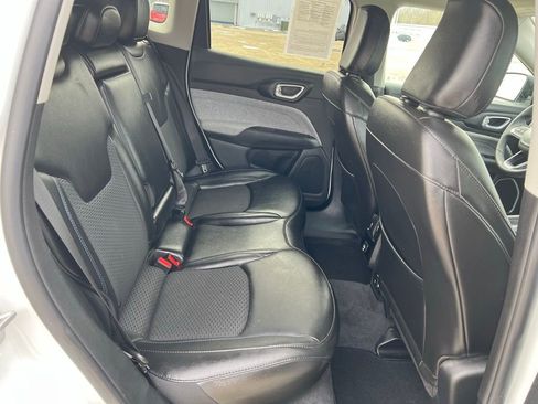 Used 2022 Jeep Compass Latitude image 15