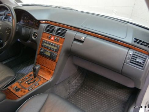 Used 2002 Mercedes-Benz E 320 Sedan image 18