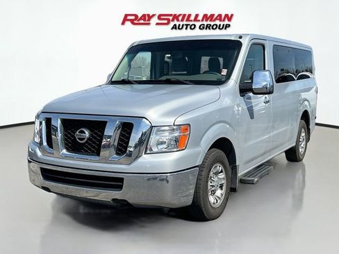 Used 2015 Nissan NV 3500 SV image 3