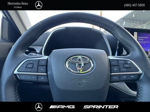 Used 2026 Toyota Highlander XLE AWD/4WD image 31