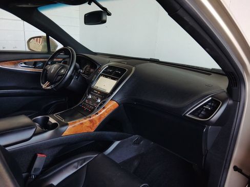 Used 2017 Lincoln MKX Reserve FWD image 11