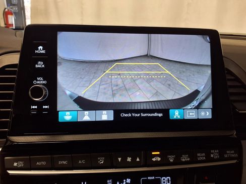 Used 2025 Honda Odyssey Touring image 14