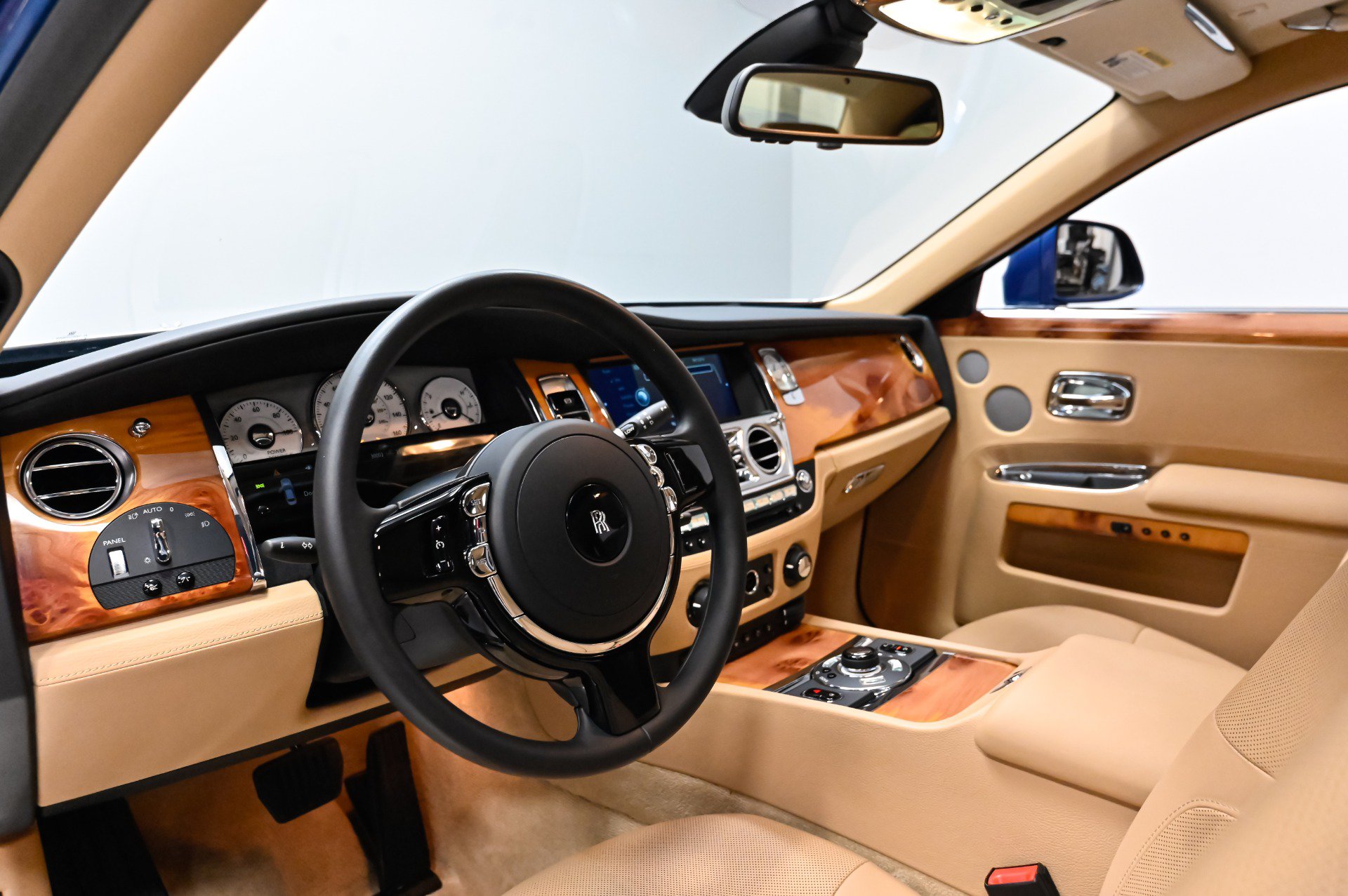 Used 2012 Rolls-Royce Ghost RWD image 9