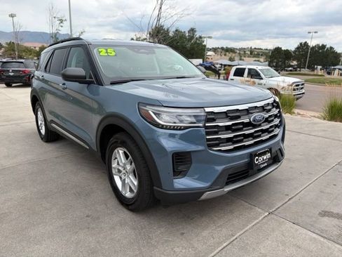 Used 2025 Ford Explorer Active AWD/4WD image 34