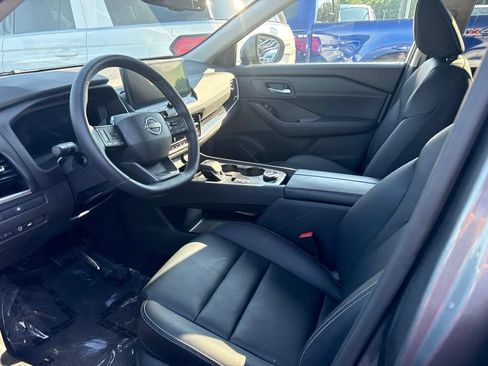 Used 2026 Nissan Rogue SL AWD/4WD image 3