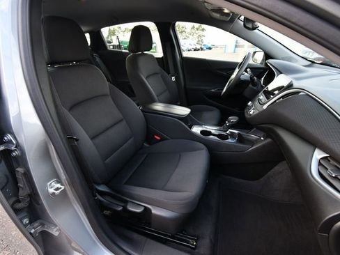 Used 2025 Chevrolet Malibu LT FWD image 19
