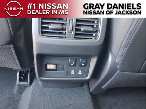 New 2026 Nissan Rogue Platinum AWD/4WD image 13