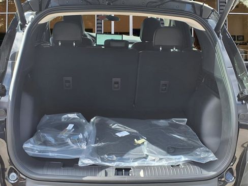 New 2025 Ford Escape SE image 5