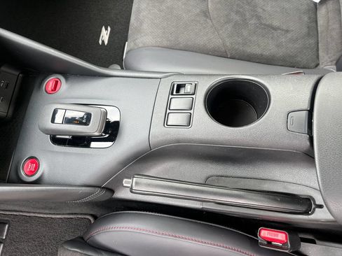 Certified 2025 Nissan Z NISMO w/ Floor Mat Package RWD image 25