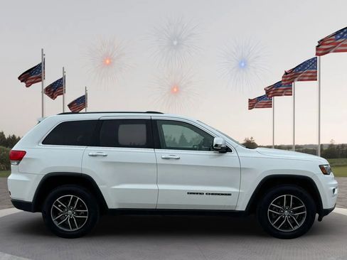 Used 2017 Jeep Grand Cherokee Limited w/ Luxury Group II image 4