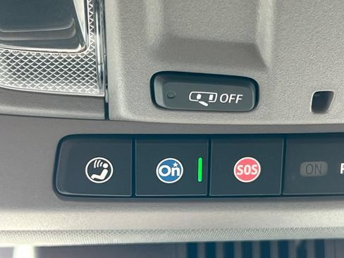 Used 2024 Chevrolet Silverado 1500 LT AWD/4WD image 9