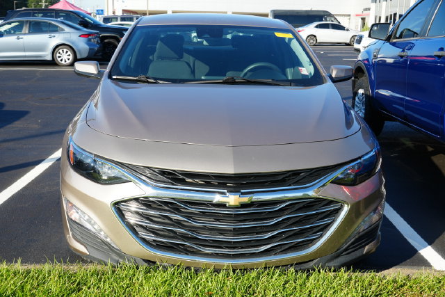 Used 2025 Chevrolet Malibu LT FWD image 5