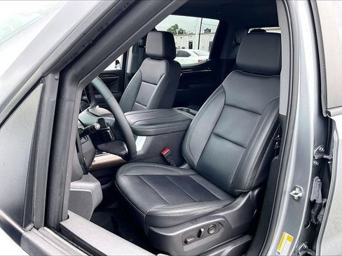 Used 2024 Chevrolet Silverado 1500 LT Trail Boss w/ Convenience Package II AWD/4WD image 10