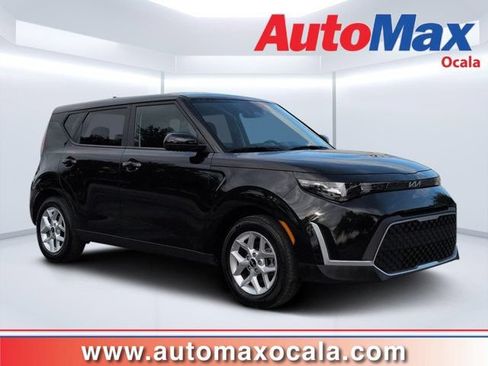 Used 2025 Kia Soul LX w/ LX Technology Package FWD image 1
