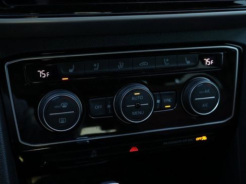 Used 2022 Volkswagen Atlas Cross Sport SEL Premium R-Line image 23