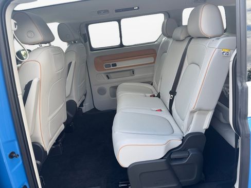 New 2025 Volkswagen ID. Buzz 1st Edition image 13