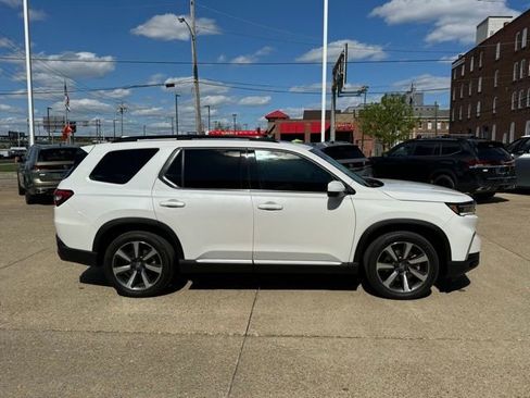 Used 2025 Honda Pilot Elite image 6
