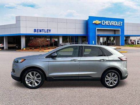Used 2024 Ford Edge Titanium image 2