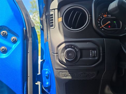 New 2025 Jeep Wrangler Unlimited Rubicon 392 image 13