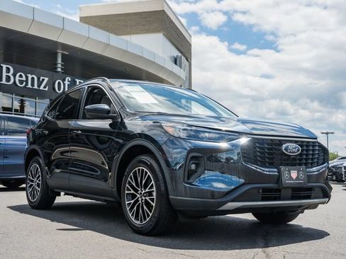 Used 2023 Ford Escape SE w/ PHEV Premium Package FWD image 1