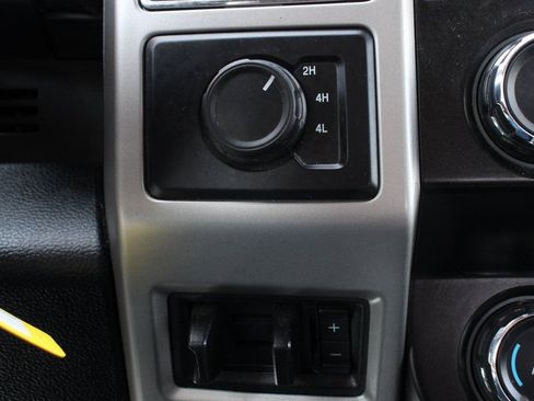 Used 2020 Ford F250 Lariat w/ Lariat Value Package AWD/4WD image 30