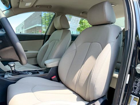 Used 2017 Kia Optima LX FWD image 14