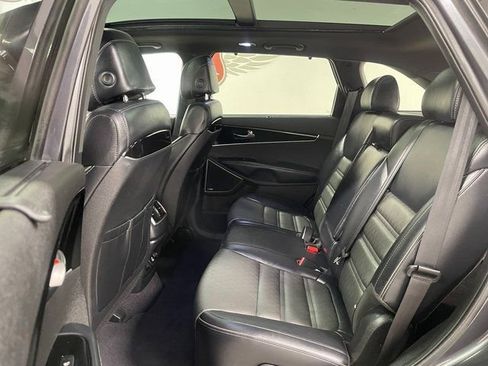 Used 2017 Kia Sorento SX image 24