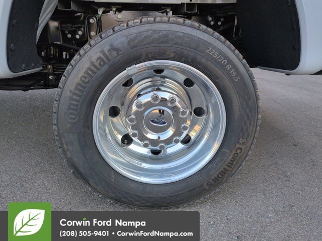 New 2026 Ford F450 Platinum w/ FX4 Off-Road Package AWD/4WD image 31