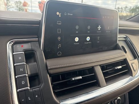 Used 2022 GMC Yukon SLT w/ SLT Premium Package image 6